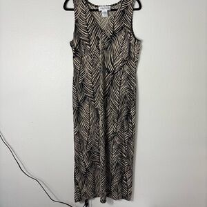 Jones Wear Women’s Sleeveless Black and Cream Maxi Dress size Large